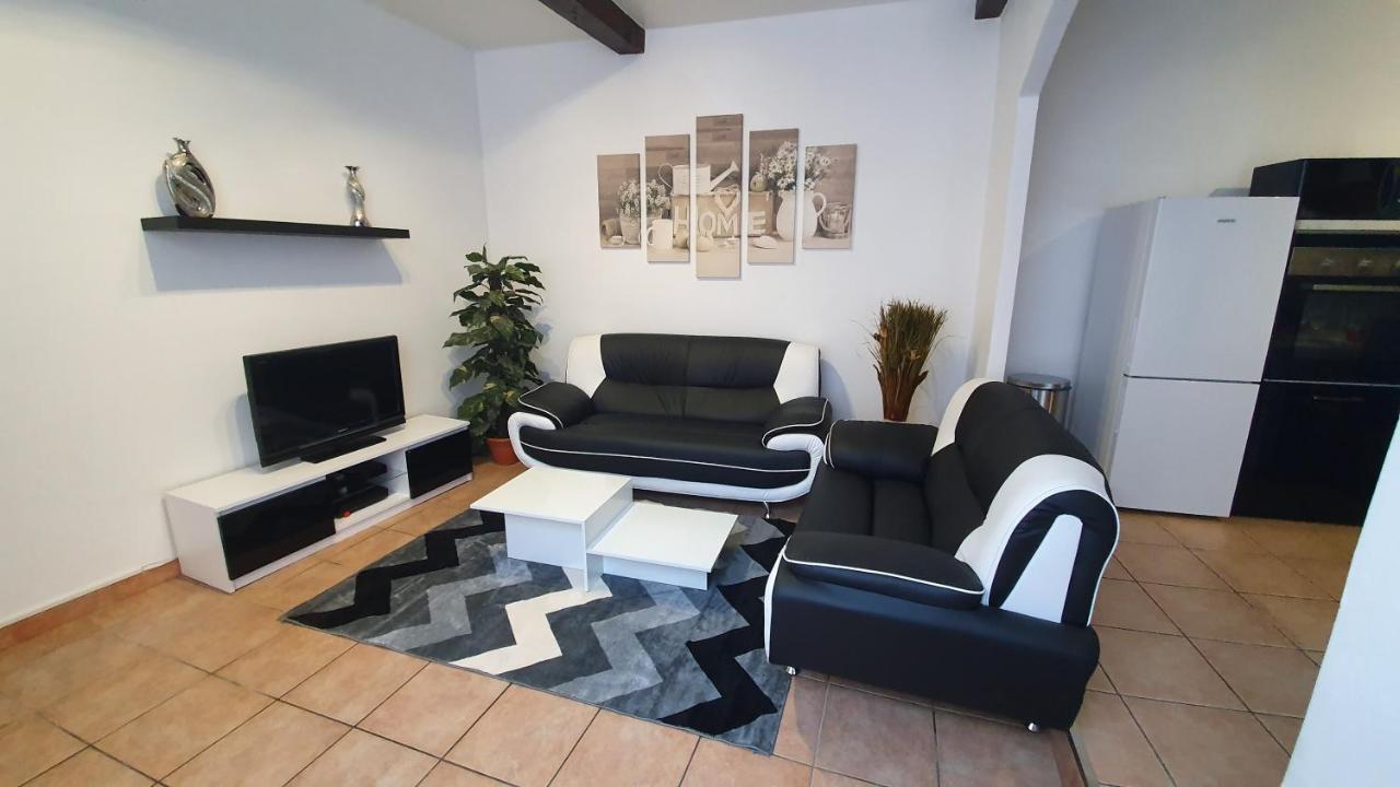 La Caverne De La Rose D'Or Apartment Orange  Bagian luar foto